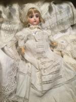 Ancienne robe poupée bébé Eden