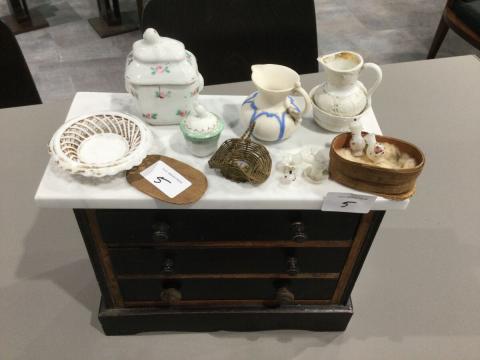 Ancien Mobilier De Poupée - Jouet Vintage Pour Poupée, Mini-meubles Rétro