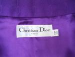 CHRISTIAN DIOR Hiver 2008. Manteau en laine et soie violet...