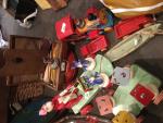 Lot de jouets en bois comprenant :
Boîte de peinture 23x16...