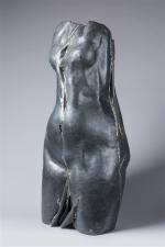 Claude Goutin (né en 1930). "Torse". Sculpture en étain martelé...