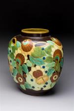 Keramis 
Vase de forme bombée aplatie en grès polychrome à...