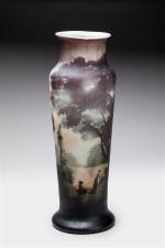 Muller
Vase de forme cylindrique en verre gravé à l'acide à...