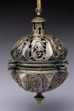 Placide POUSSIELGUE-RUSAND (1824-1889). Encensoir en bronze argenté de forme sphérique...