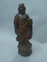 STATUE en bois figurant sainte Catherine. Epoque XVIIIème siècle. H....