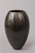 Claudius Linossier (1893-1953)
Vase de forme ovoïde en dinanderie à fond...