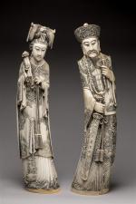 CHINE - Grand couple de DIGNITAIRES en ivoire sculpté de...