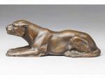 « Berger allemand ».Bronze à patine brune sur socle en marbre veiné....