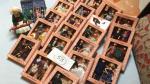 Lot de 22 poupées Peynet contemporaines en boîte + présentoir