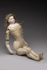 ROHMER, exceptionnelle poupée parisienne tête porcelaine fixe sur collerette porcelaine,...