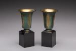 Léon Kann (1859-1925)
Paire de vases en bronze à patine polychrome...