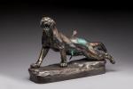 Charles Valton (1851-1918)
« La lionne blessée »
Sujet en bronze à...