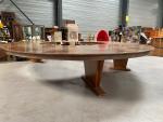 Années 1930-40
Exceptionnelle table de conférence en bois fruitier de forme...