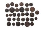 Lot de 33 monnaies royales en  cuivre et bronze...