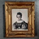 Fanny ROBERT (1795-1872). Portrait de fillette. Dessin au fusain rehaussé....
