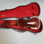 Petit violon, étiquette Labhouville-Lamy, table fendue. L. 49,5 cm.
