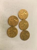 5 pièces de 5 dollars or type Indian Head Eagle...