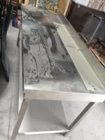 * 1 Table inox 190 cm - EN L'ETAT -...