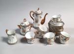 Service à thé en porcelaine, comprenant une théière, un sucrier...
