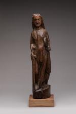GROUPE en chêne sculpté en ronde-bosse représentant sainte Catherine debout,...