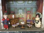 Ravissant salon de poupée XIXÈ, bois peint, intérieur tapissé papier,...