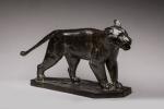 Georges-Lucien Guyot (1885-1973)
« Lionne »
Sujet en bronze à patine brune...