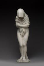 Jean-Antoine Houdon (1741-1828) d'après
« La frileuse »
Sujet en marbre. Griffures...