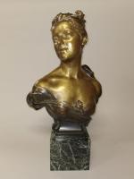 * Raoul Larche (1860-1912)
« Le sourire »
Buste en bronze à...