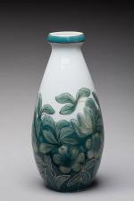 Camille Tharaud 
Vase piriforme en porcelaine polychrome à décor floral...