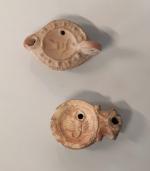 LAMPE A HUILE au scorpion
Epoque romaine, Ier-IIème siècle
Terre cuite
 L:...