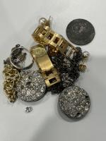 ensemble en métal et argent comprenant bracelet de montre, chaine,...
