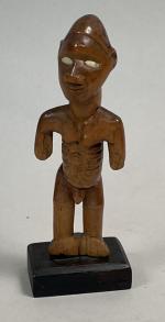 CONGO. Statuette Bembé en bois à patine miel avec traces...