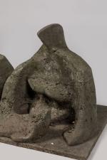 Gabriel GOUTTARD (1927-2015). "Deux formes féminines". Sculpture en ciment royal,...