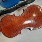 VIOLON d'étude dans son étui, étiquette apocryphe Stradivarius.