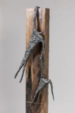 Ecole lyonnaise
« Personnages sur un totem »
Sculpture en métal patiné...