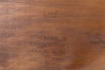 Lane furniture, Altavista (Virginie)
Table de salon en bois massif teinté...