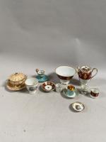 Lot de porcelaines dépareillées, pièces de forme et tasses. XIX-XXème...