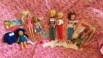 Lot de 6 petites poupées, habillées d'origine: