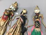 3 marionnettes anciennes indonésiennes, tête en bois taillée peint sculpté,...