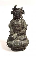 Sujet en bronze, représentant Guanyin assise en médiation sur un...