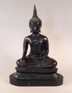 Sujet en bronze, représentant le Bouddha assis en méditation, la...
