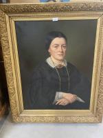 DELESTRADE 1895
"Portrait de dame" Huile sur toile signée en haut...