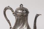 SERVICE à thé-café en argent de style Louis XV comprenant...