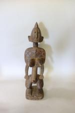 Mali : Statue dans le style des Bamana, en bois...