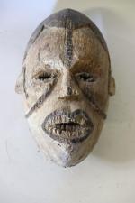 Nigeria : Masque  dans le style Idoma en bois...