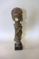 Nigeria : Statue Jukun en bois à patine brune avec...