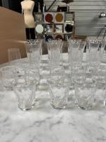 LOT de verres en cristal de différents modèles dont SAINT...