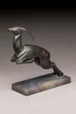 Marcel Bouraine (1886-1948)
« Antilope sautant »
Sujet en bronze à patine...