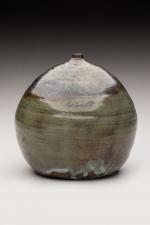 Ensemble de cinq céramiques diverses :
Vase de Jacques Blin H....