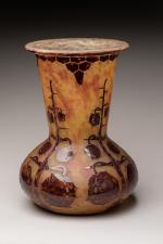 Le verre français
Vase de forme balustre à col ouvert en...
